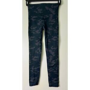 Spanx Camo Leggings Size Medium